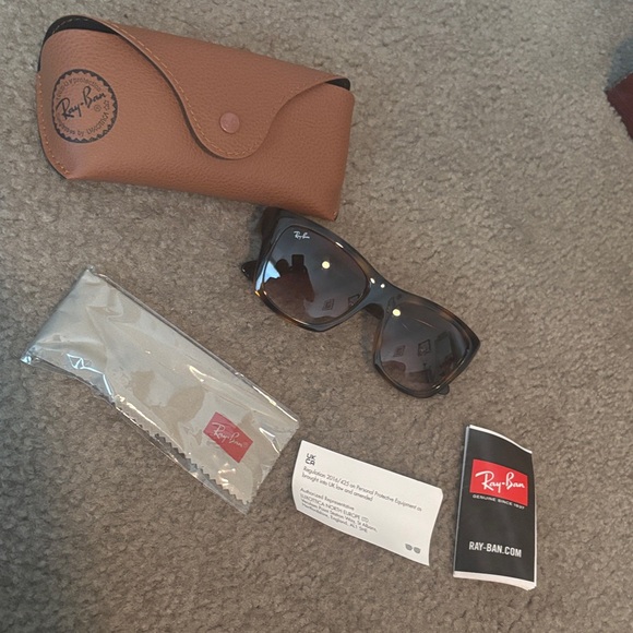 Ray-Ban Black and Brown Sunglasses with Case - Picture 1 of 6